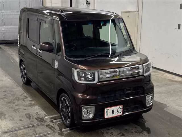 DAIHATSU WAKE