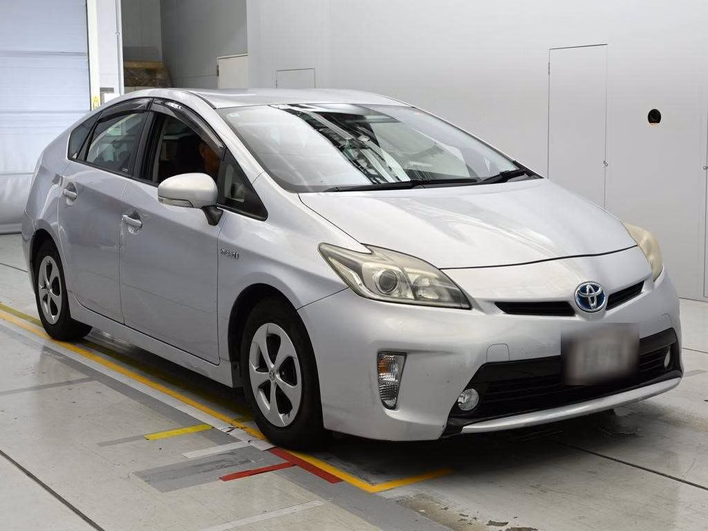 TOYOTA PRIUS