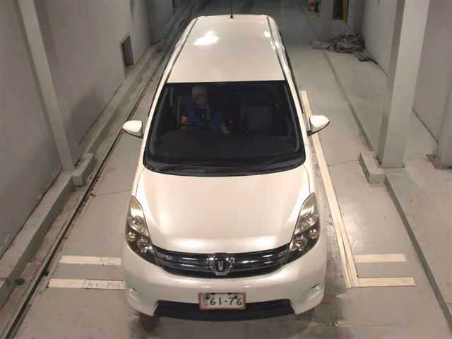 TOYOTA ISIS