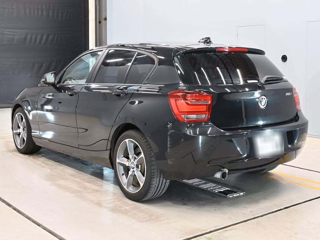 BMW 1-SERIES