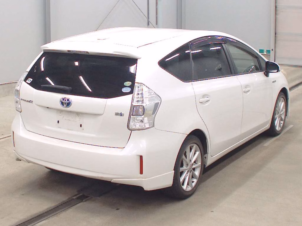 TOYOTA PRIUS ALPHA