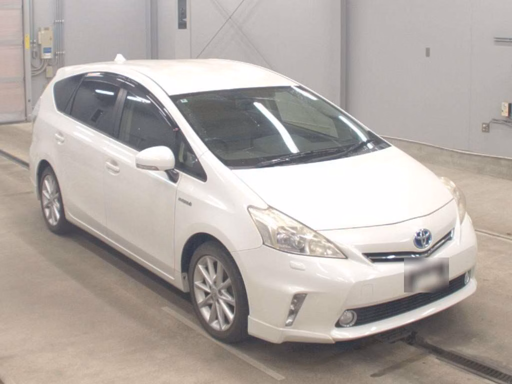 TOYOTA PRIUS ALPHA