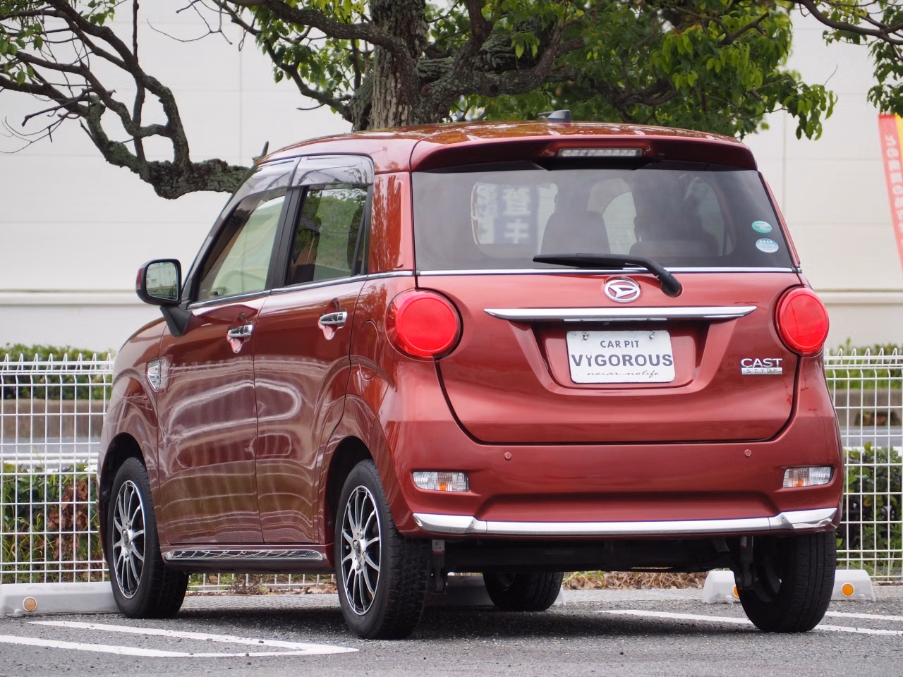 DAIHATSU CAST