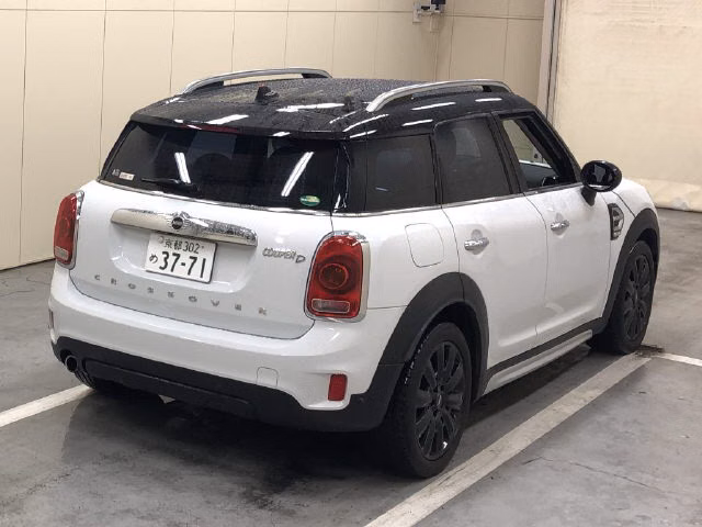 MINI CROSSOVER