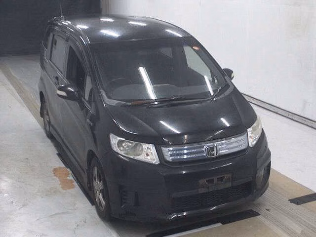 HONDA FREED SPIKE
