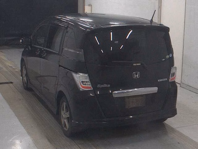 HONDA FREED SPIKE