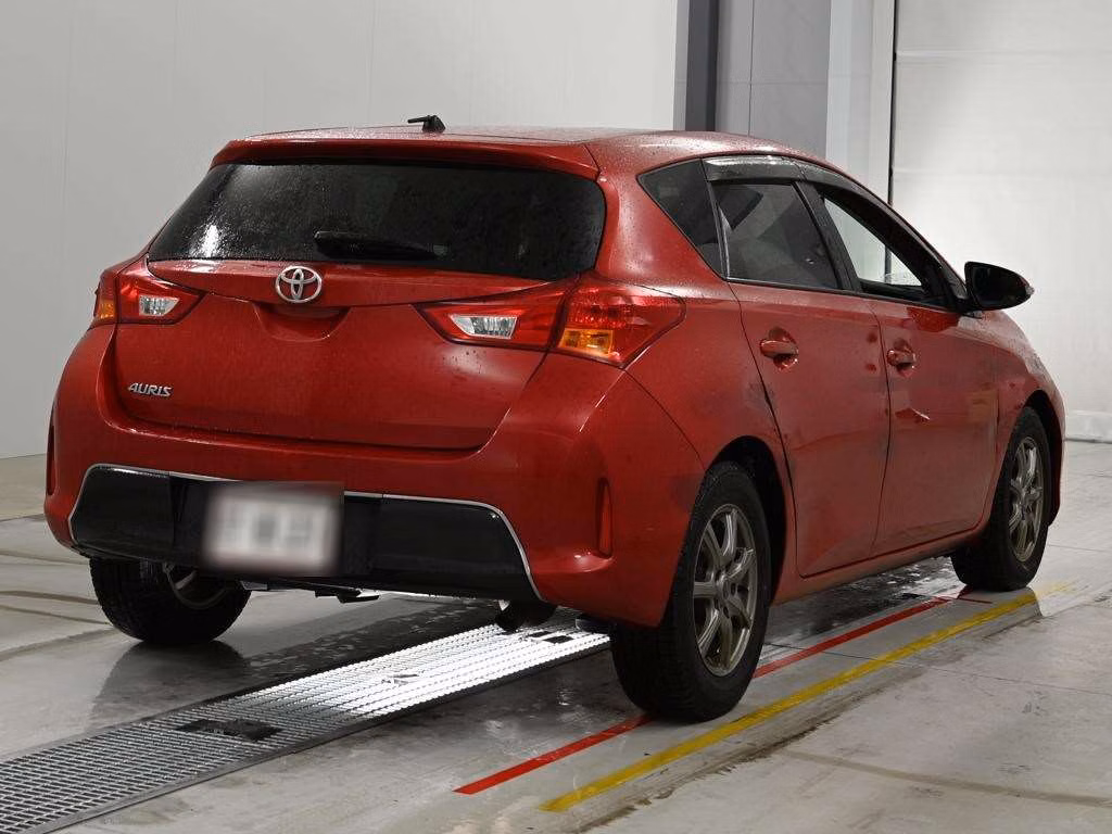 TOYOTA AURIS