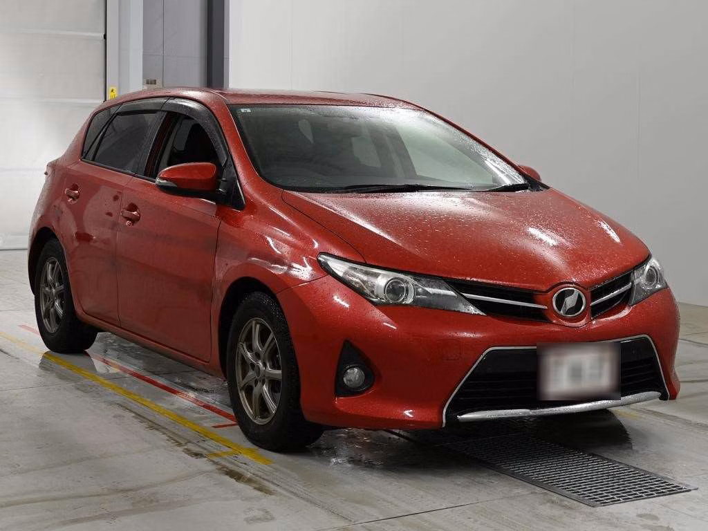 TOYOTA AURIS