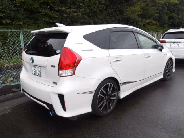 TOYOTA PRIUS ALPHA
