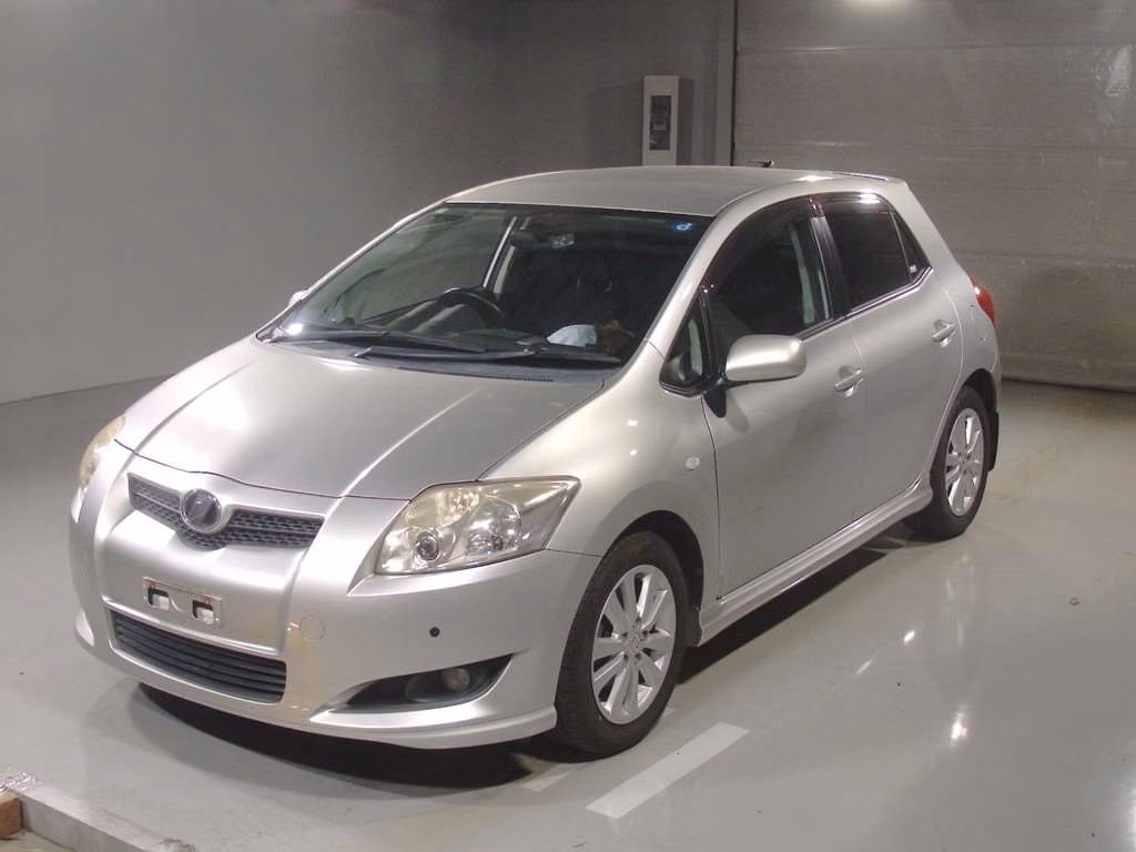 TOYOTA AURIS