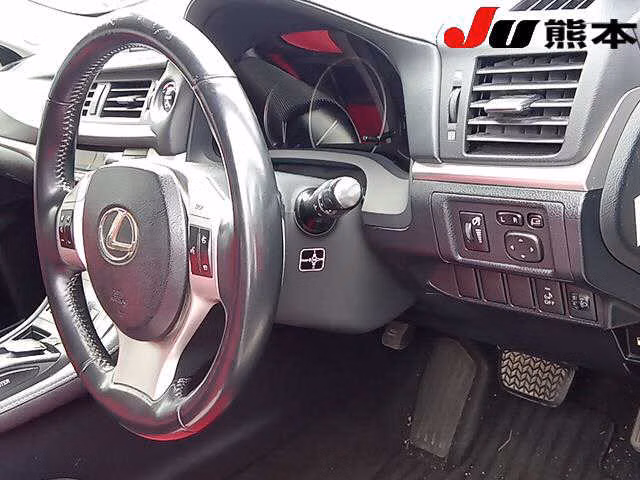 LEXUS CT200H