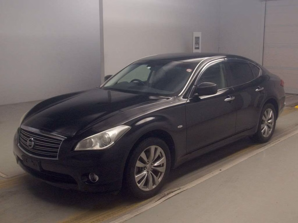 NISSAN FUGA