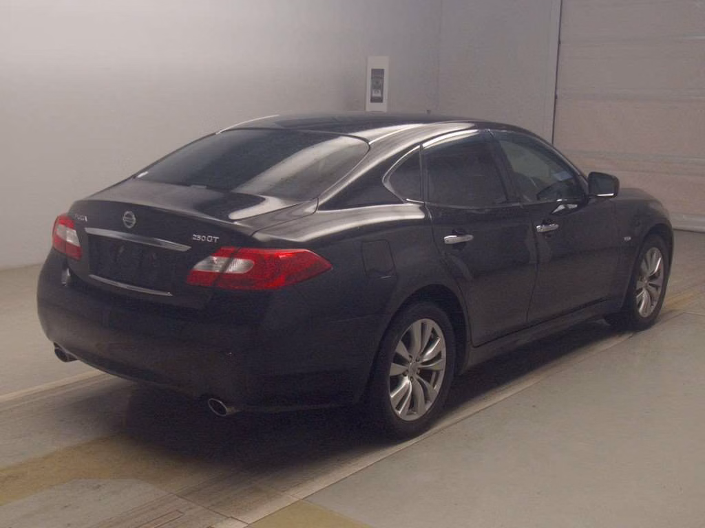 NISSAN FUGA