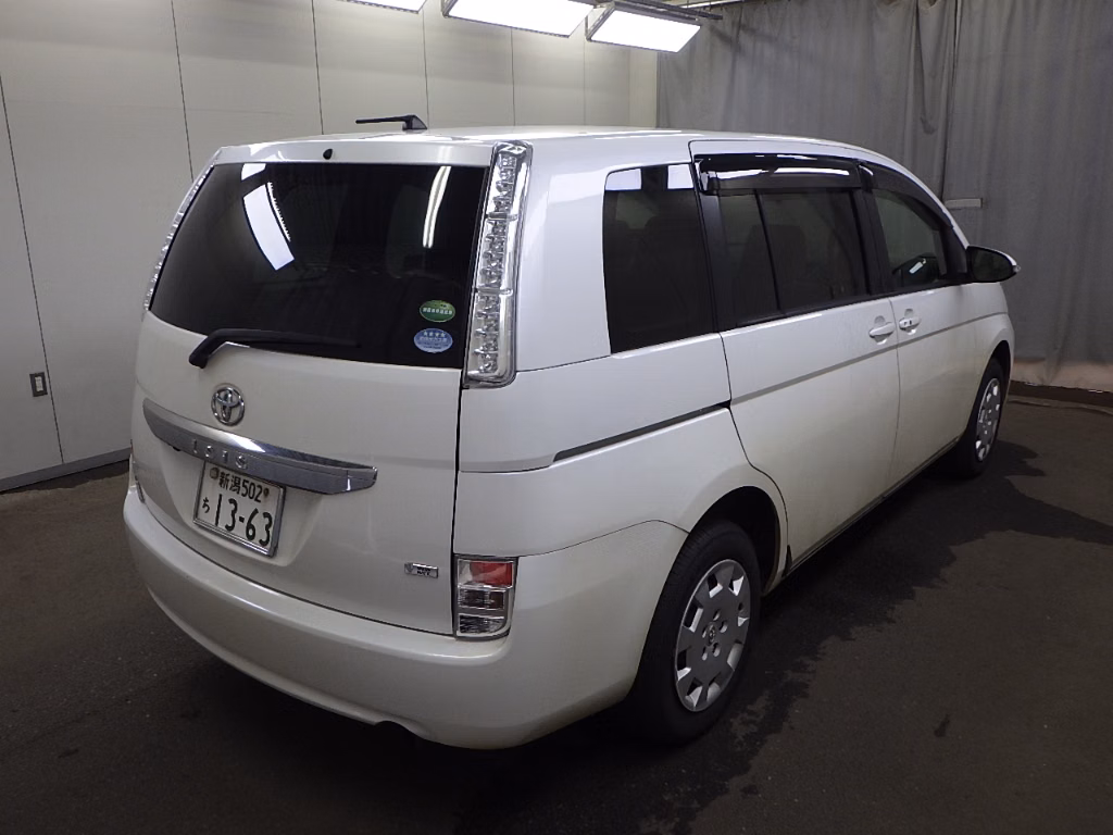 TOYOTA ISIS