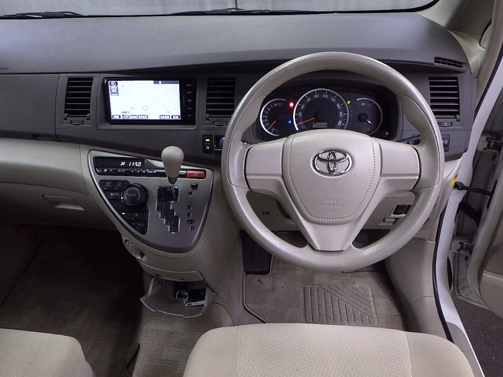 TOYOTA ISIS