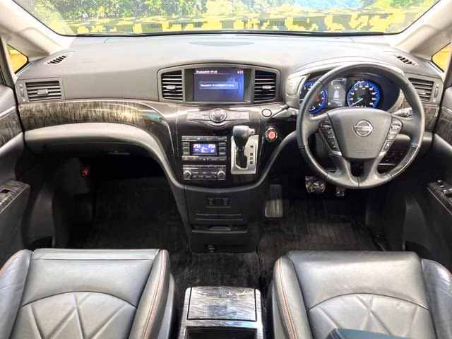 NISSAN ELGRAND
