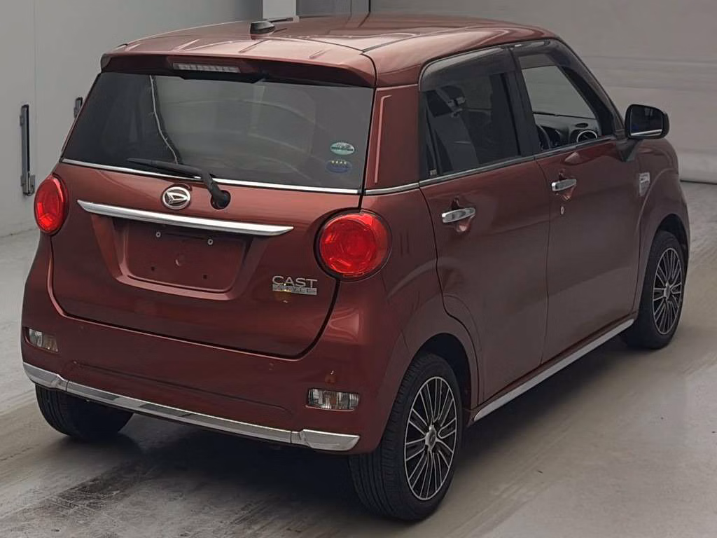 DAIHATSU CAST