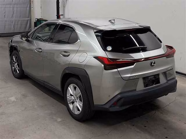 Lexus UX200