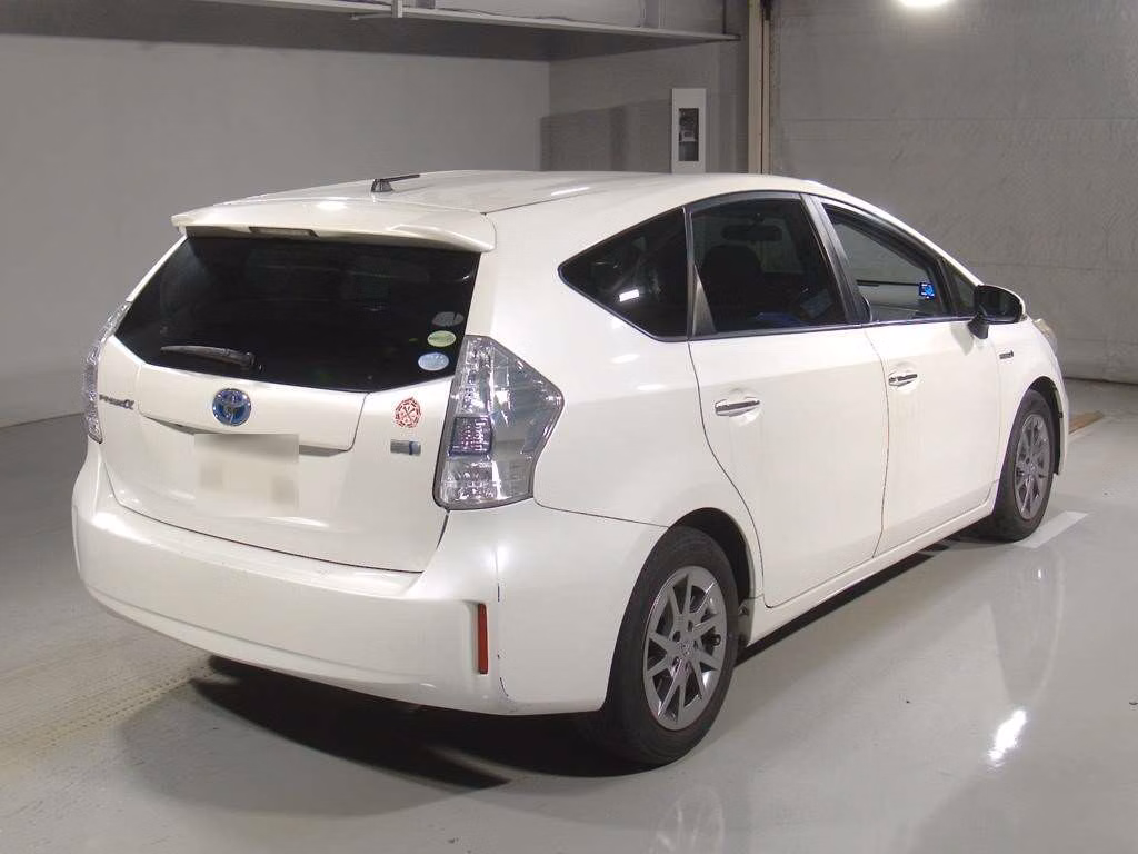 TOYOTA PRIUS ALPHA