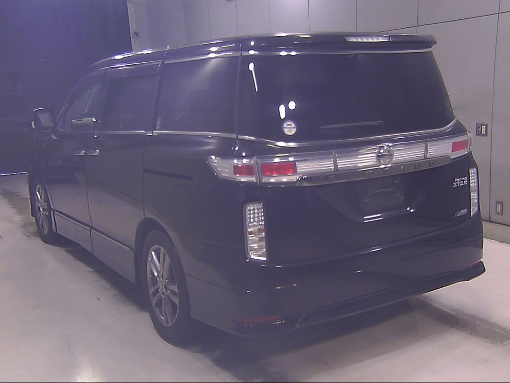 NISSAN ELGRAND