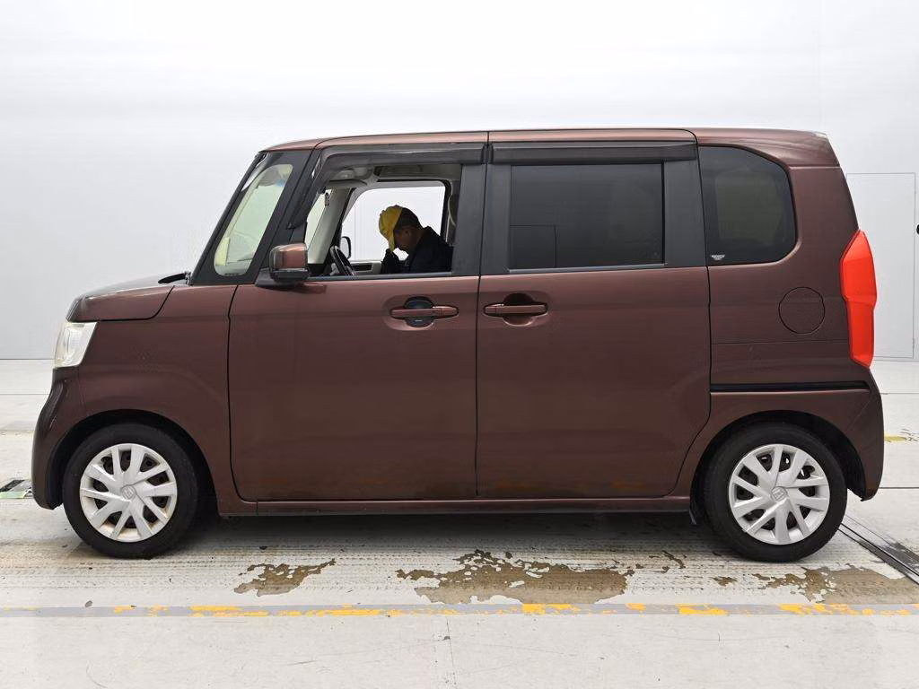 HONDA N-BOX