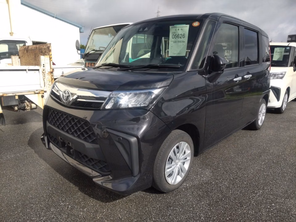 TOYOTA ROOMY