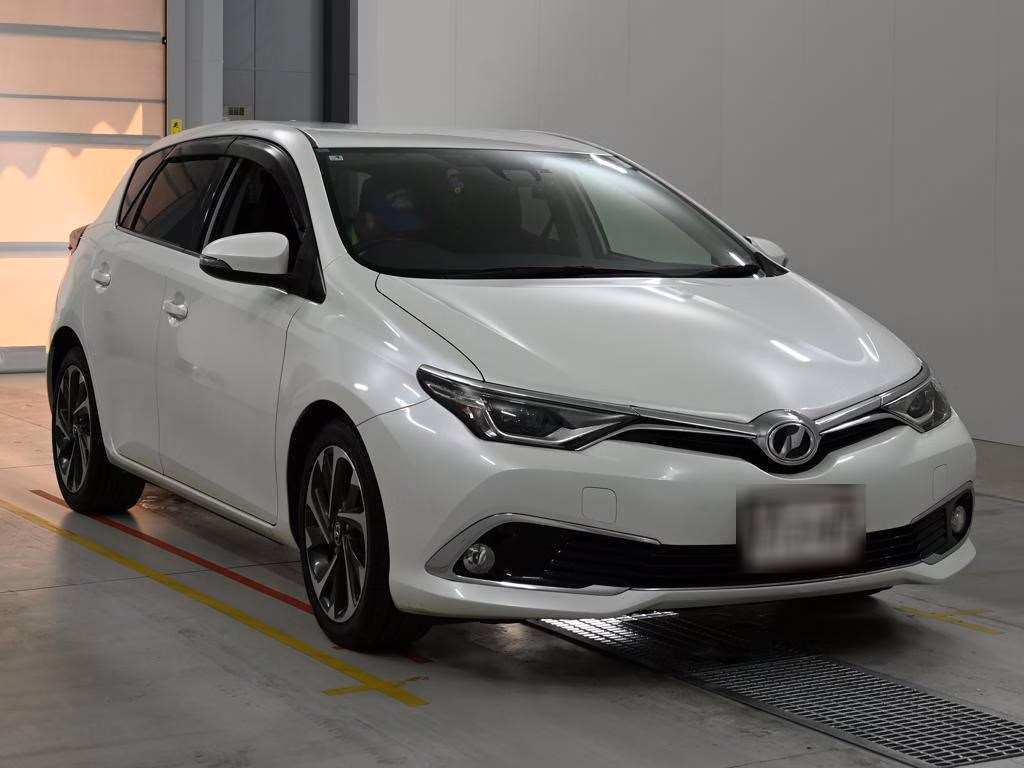 TOYOTA AURIS