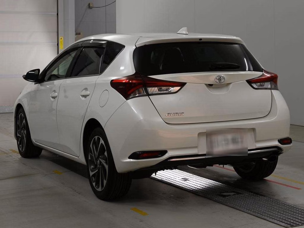 TOYOTA AURIS