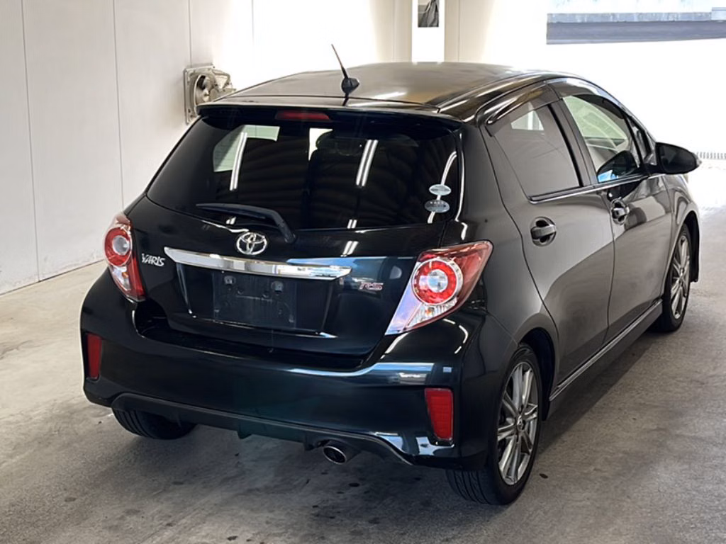 TOYOTA VITZ