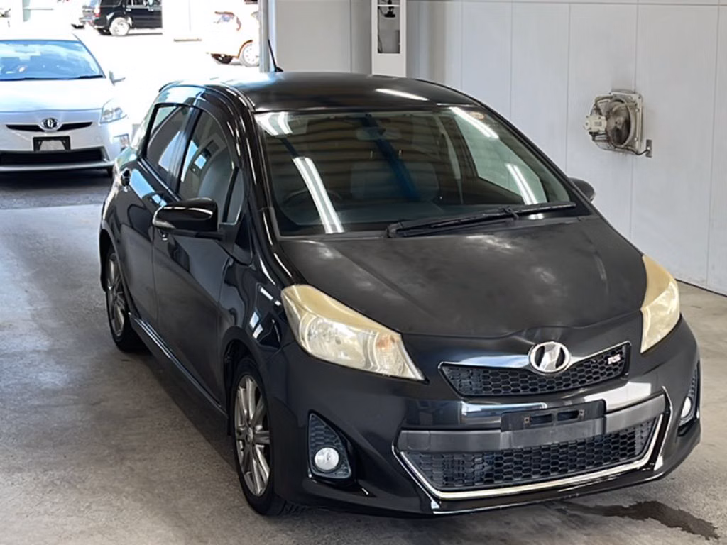 TOYOTA VITZ