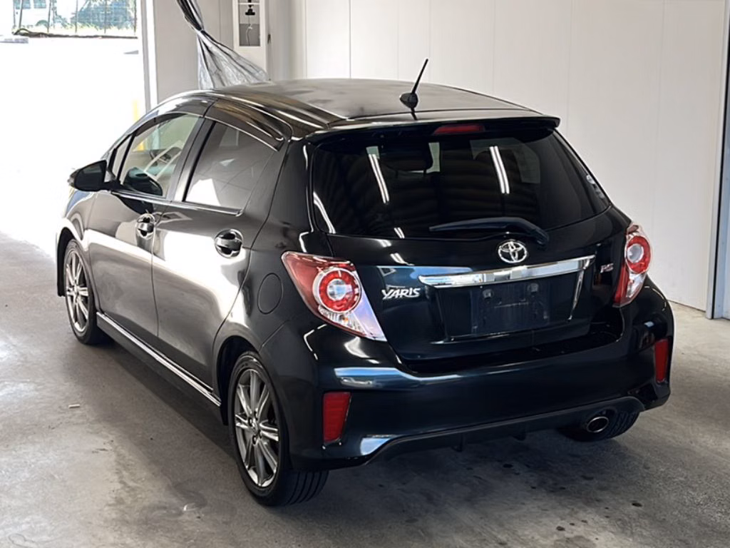 TOYOTA VITZ