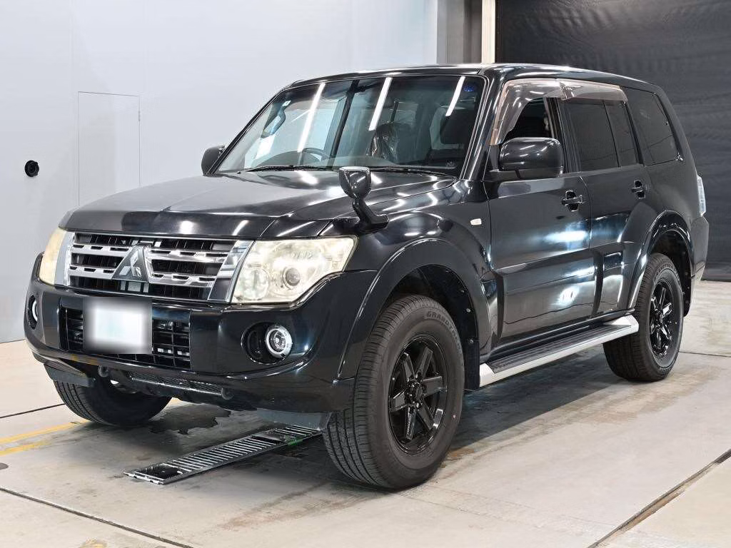 MITSUBISHI PAJERO