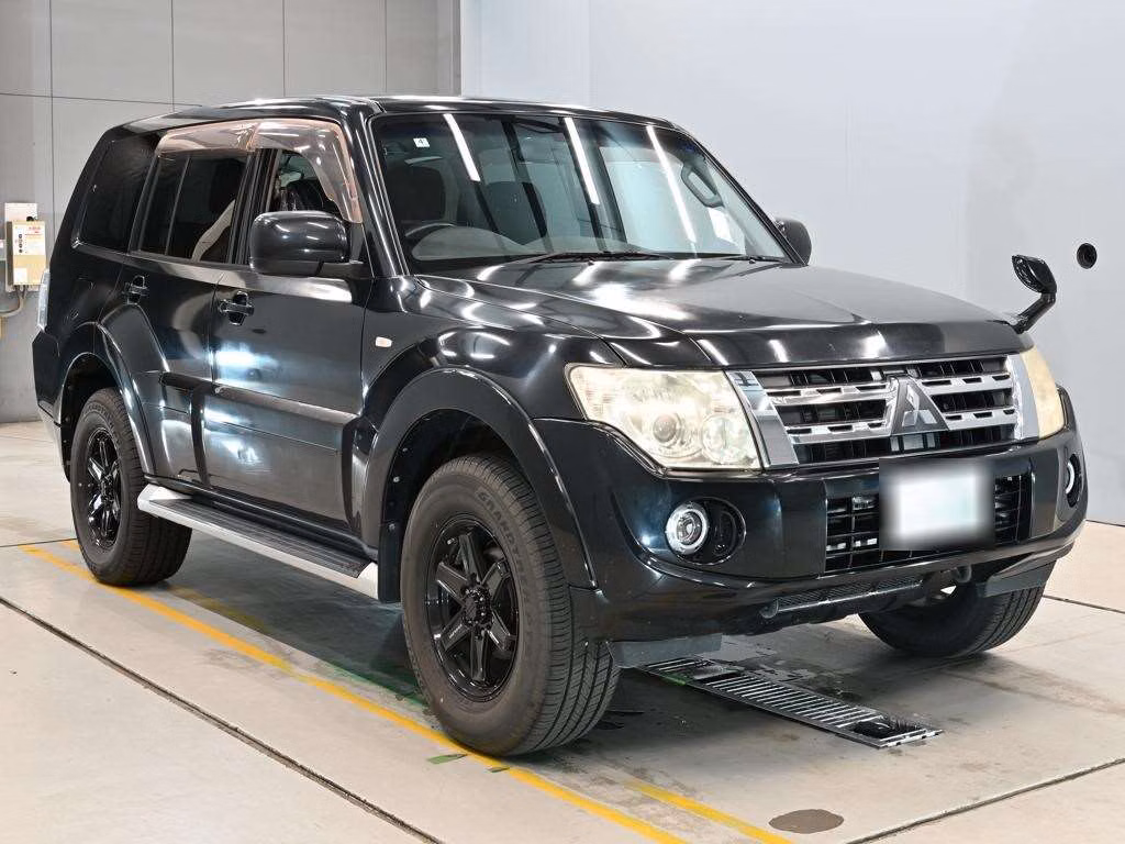 MITSUBISHI PAJERO