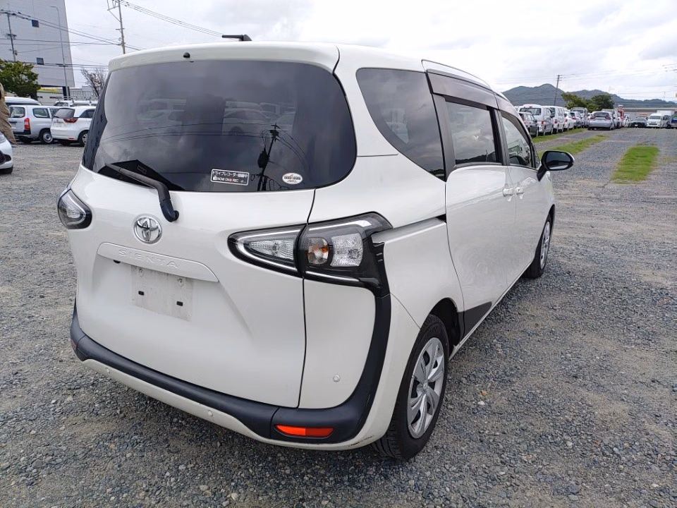 TOYOTA SIENTA