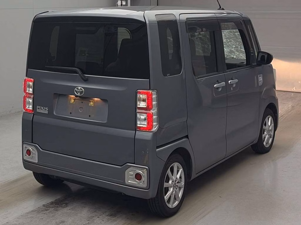 TOYOTA PIXIS MEGA
