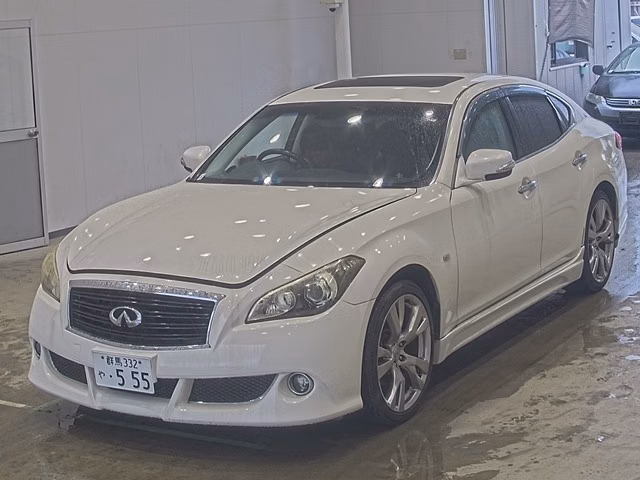 NISSAN FUGA