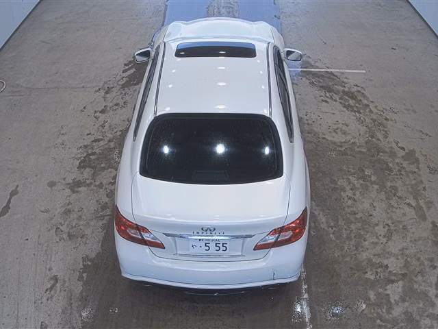 NISSAN FUGA