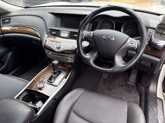 NISSAN FUGA