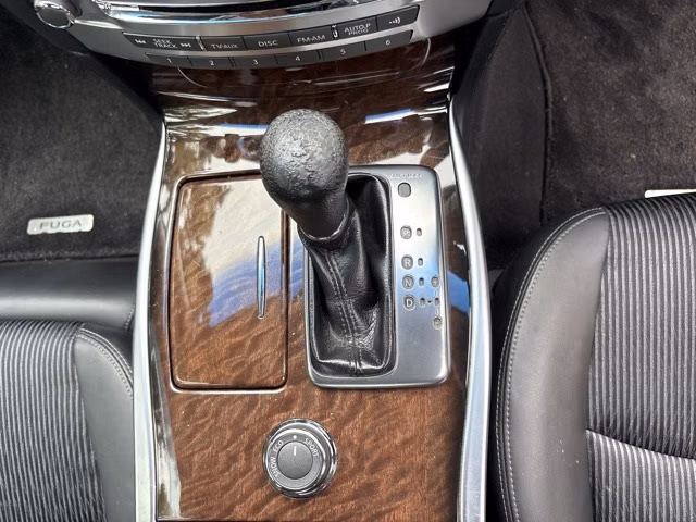 NISSAN FUGA