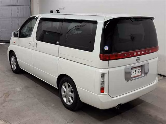 NISSAN ELGRAND