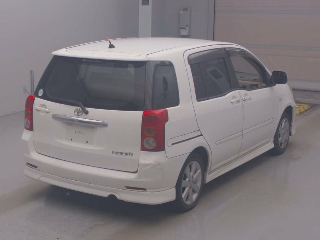 TOYOTA RAUM