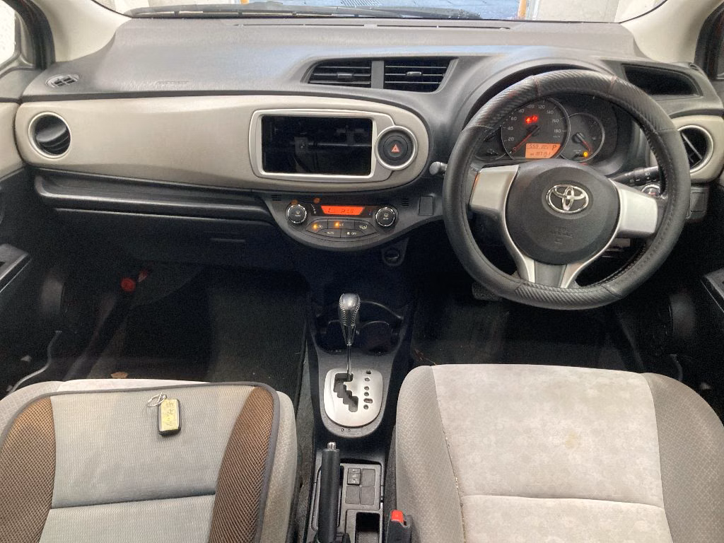 TOYOTA VITZ
