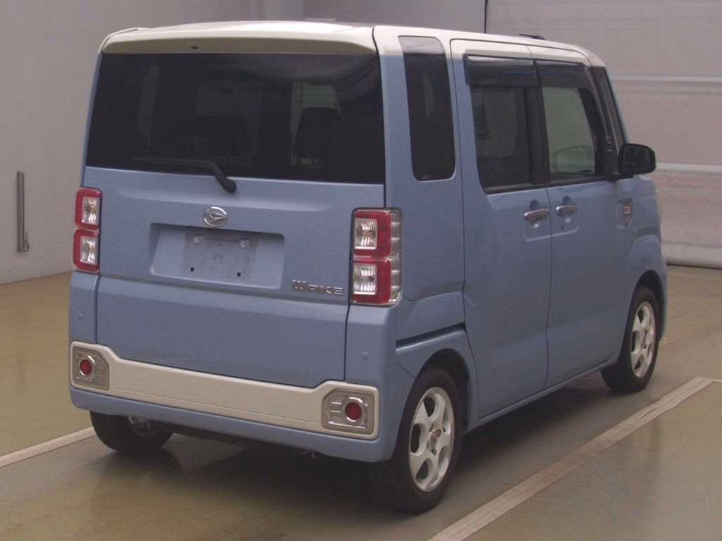 DAIHATSU WAKE