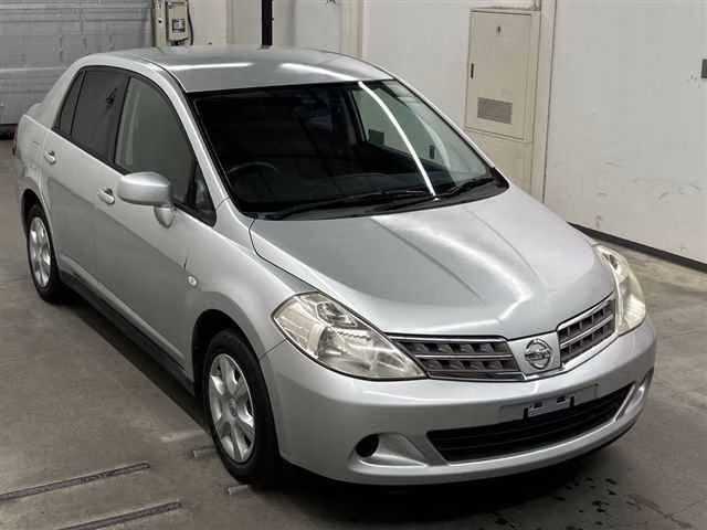 NISSAN TIIDA LATIO