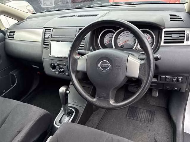 NISSAN TIIDA LATIO