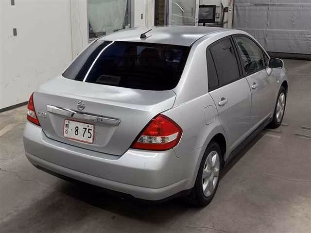 NISSAN TIIDA LATIO