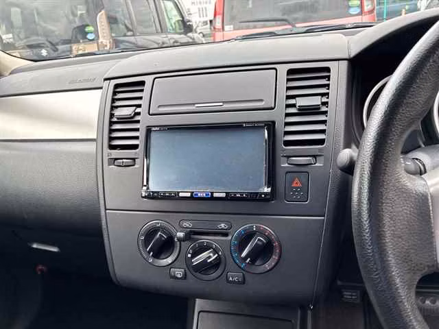 NISSAN TIIDA LATIO