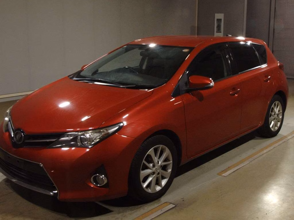 TOYOTA AURIS