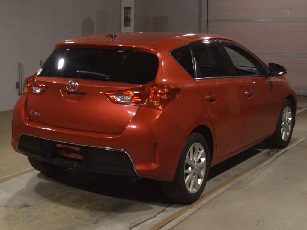 TOYOTA AURIS