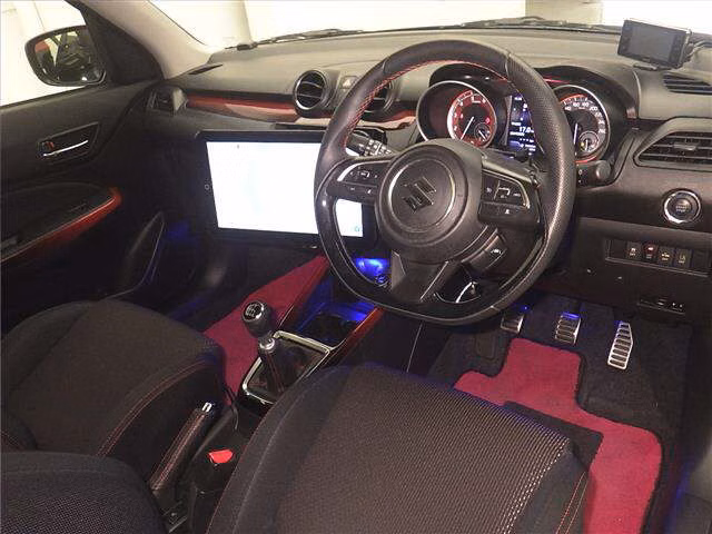 SUZUKI SWIFT